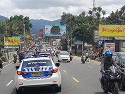Lalin Puncak Padat, Polisi Terapkan One Way Arah Jakarta