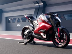 Keren! Moge Listrik Ini Bisa Dipacu hingga 200 Km/Jam