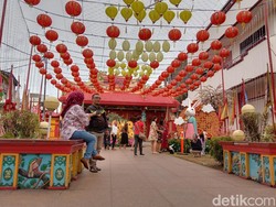 Melihat Lebih Dekat Suasana Perayaan Imlek di Klenteng Manado