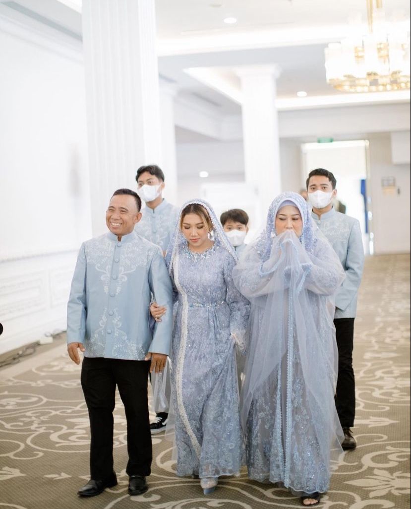 Pengajian dan Siraman Kiky Saputri Pengajian dan Siraman Kiky Saputri