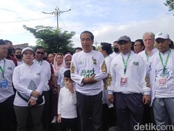 Ditemani Ganjar-Puan-Erick, Jokowi Hadiri Jalan Sehat Porseni NU di Solo