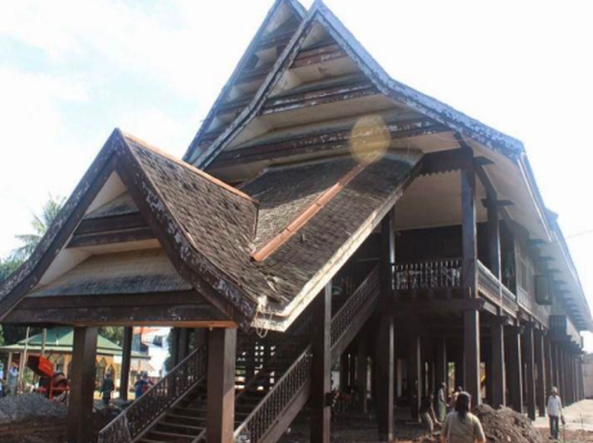 Rumah Adat Laika (dok. istimewa/mahasiswa.yai.ac.id)