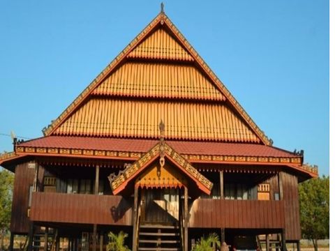 Rumah Adat Mekongga (dok. istimewa/digilibadmin.unismuh.ac.id)