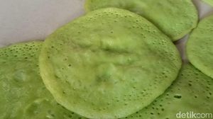 Pesona Serabi Probolinggo dengan Warna Pandannya yang Menggugah Selera