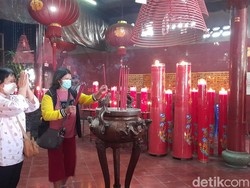 Wihara Dharma Bakti Dibuka 24 Jam, Pengunjung Diprediksi Sudah Capai Ribuan