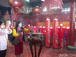 Wihara Dharma Bakti Dibuka 24 Jam, Pengunjung Diprediksi Sudah Capai Ribuan Wihara Dharma Bakti Dibuka 24 Jam, Pengunjung Diprediksi Sudah Capai Ribuan
