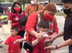 Tradisi Imlek Turun Menurun di Jambi, Pedagang Burung Ketiban Rezeki