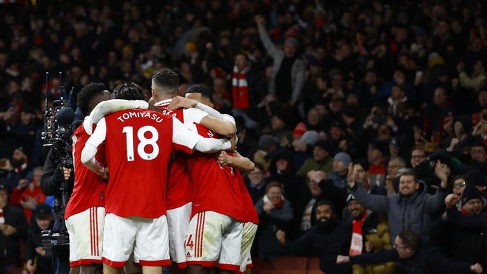 Soccer Football - Premier League - Arsenal v Manchester United - Emirates Stadium, London, Britain - January 22, 2023 Arsenals Eddie Nketiah celebrates scoring their third goal with teammates Action Images via Reuters/Peter Cziborra EDITORIAL USE ONLY. No use with unauthorized audio, video, data, fixture lists, club/league logos or live services. Online in-match use limited to 75 images, no video emulation. No use in betting, games or single club /league/player publications.  Please contact your account representative for further details.