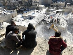 Bangunan Sisa Perang Runtuh Tewaskan 16 Orang di Suriah