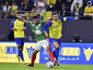 Debut Ronaldo Disambut Gemuruh Suporter, Al Nassr Tekuk Ettifaq 1-0 Debut Ronaldo Disambut Gemuruh Suporter, Al Nassr Tekuk Ettifaq 1-0