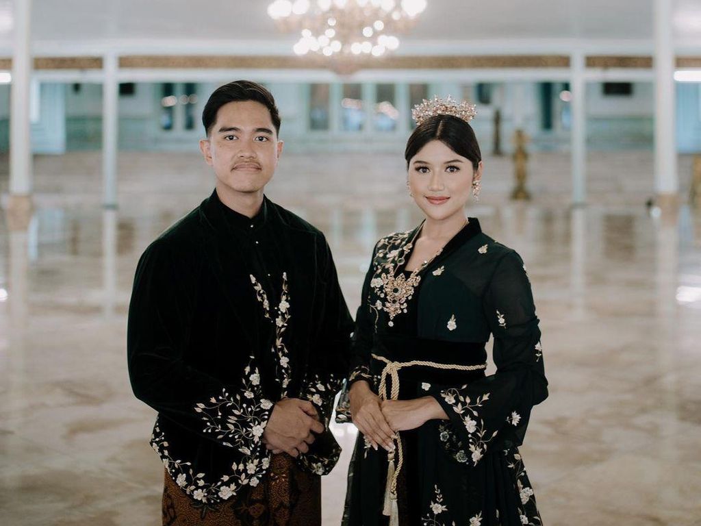 Kaesang Memang Beda! Beri Pengumuman tapi Salfok dengan Bahasa Thailand Kaesang Memang Beda! Beri Pengumuman tapi Salfok dengan Bahasa Thailand