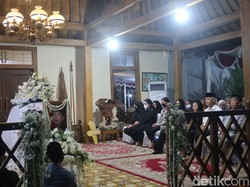 Ganjar hingga Hasto PDIP Hadir di Rumah Duka Dubes Prakosa di Bantul