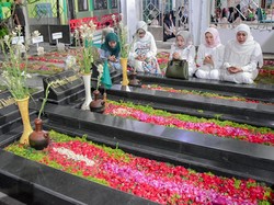 Khofifah Dukung Pengajuan Kiai Bisri Syansuri Jadi Pahlawan Nasional