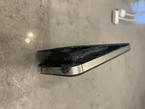 Ngeri! iPhone 4 Terbakar Saat Dicas Semalaman Ngeri! iPhone 4 Terbakar Saat Dicas Semalaman