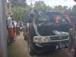 Mobil Pikap Bawa Rombongan Pemedek Terbalik-Timpa 6 Siswa Pulang Sekolah Mobil Pikap Bawa Rombongan Pemedek Terbalik-Timpa 6 Siswa Pulang Sekolah