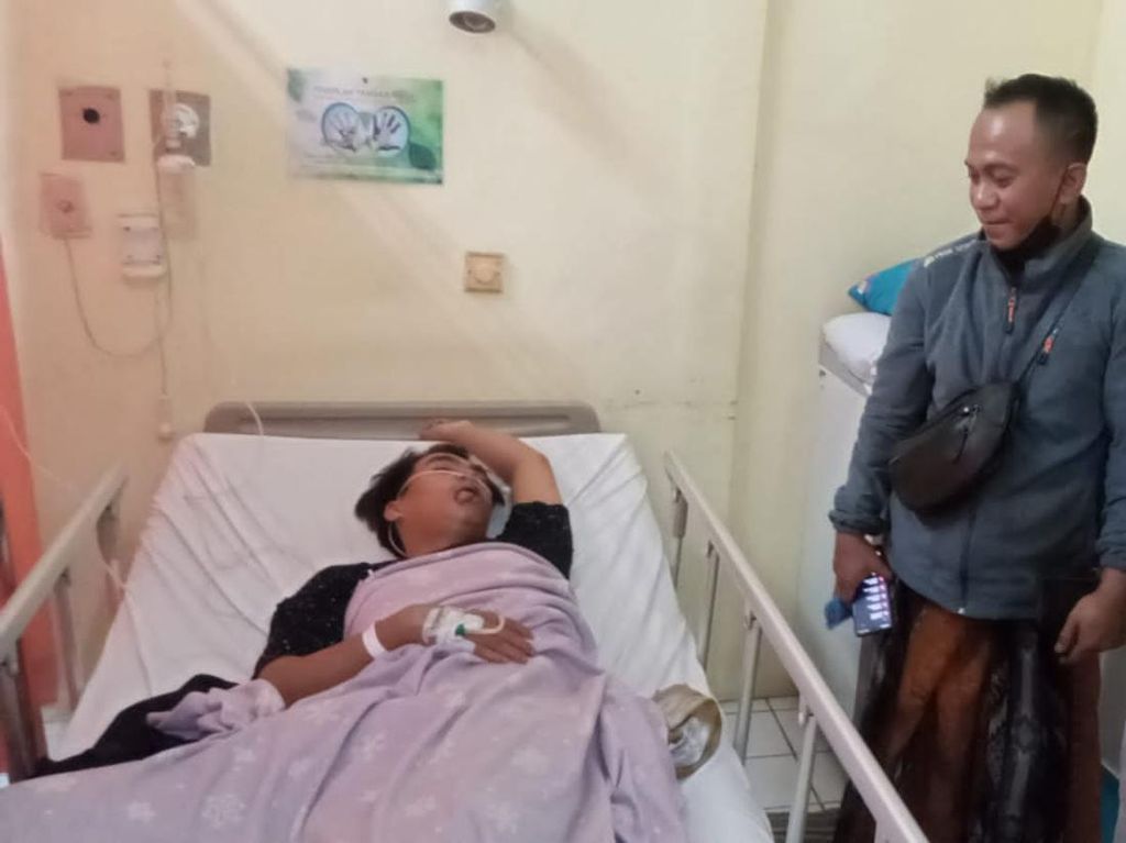 Pemuda di Cilegon Dikeroyok OTK gegara Nyuruh Minggir Pemuda di Cilegon Dikeroyok OTK gegara Nyuruh Minggir