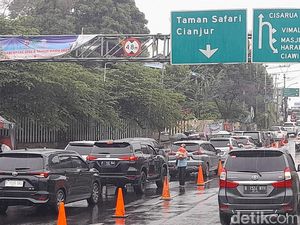 Arus Lalin Arah Puncak Bogor Macet, Cuaca Hujan Arus Lalin Arah Puncak Bogor Macet, Cuaca Hujan
