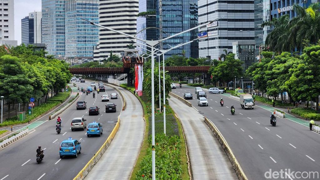 Libur Cuti Bersama, Jalanan Jakarta Lengang Pagi Ini