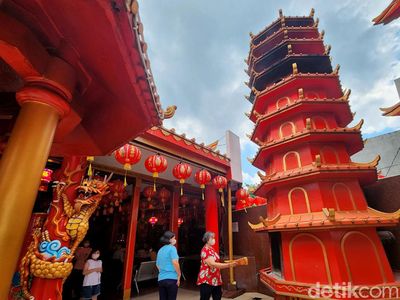 Melihat Klenteng Tertua di Bekasi