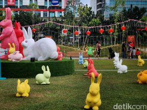 Menikmati Suasana Imlek di Taman Kota One Satrio