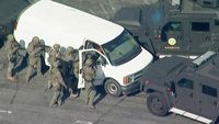 Momen Penyergapan Mobil Pelaku Penembakan Massal di California