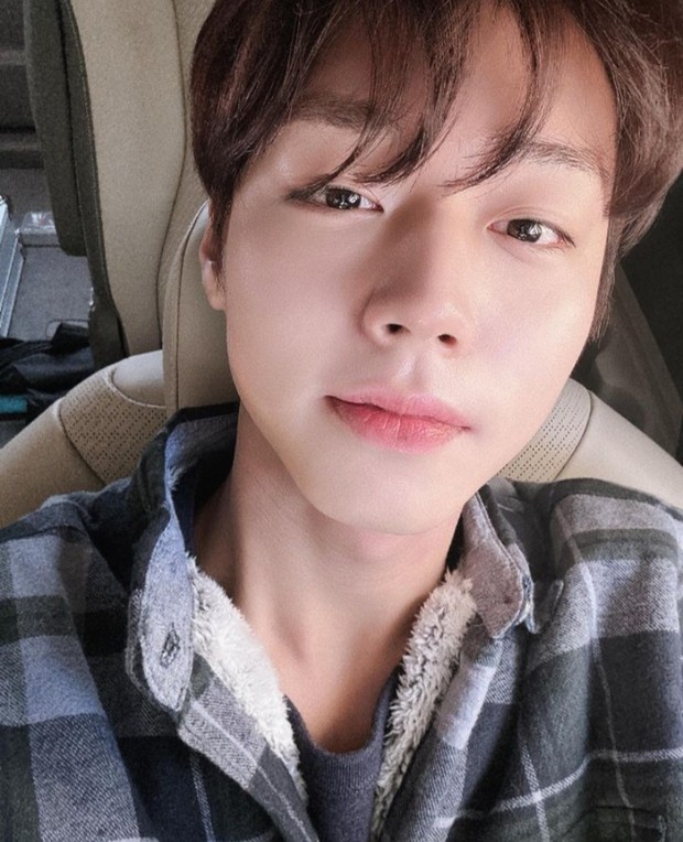 Park Ji Hoon/Foto: instagram.com/0529.jihoon.ig Sosok Park Ji Hoon, idol yang juga sukses sebagai aktor.