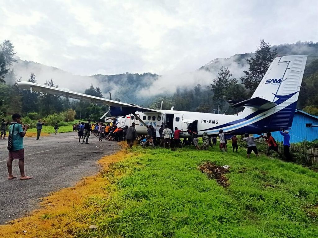 Pesawat SAM Air Tergelincir di Beoga Papua, Semua Penumpang Selamat
