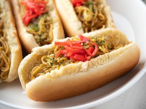 Resep Yakisoba Pan, Hot Dog ala Jepang yang Gurih Mengenyangkan Resep Yakisoba Pan, Hot Dog ala Jepang yang Gurih Mengenyangkan