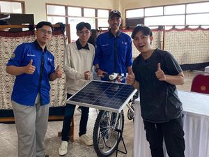 Ngalam Mbois: Visioner, Mahasiswa UMM Ciptakan Sepeda Listrik Tenaga Surya Ngalam Mbois: Visioner, Mahasiswa UMM Ciptakan Sepeda Listrik Tenaga Surya