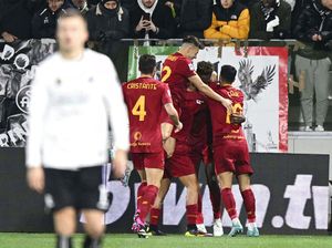 Spezia Vs AS Roma: I Lupi Menang 2-0 Spezia Vs AS Roma: I Lupi Menang 2-0