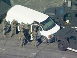 Pengepungan Pelaku Penembakan Massal California yang Berujung Bunuh Diri