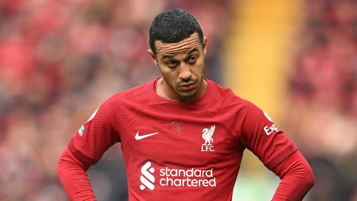 LIVERPOOL, ENGLAND - JANUARY 21: ( THE SUN OUT. THE SUN ON SUNDAY OUT )  Thiago Alcantara of Liverpool  during the Premier League match between Liverpool FC and Chelsea FC at Anfield on January 21, 2023 in Liverpool, England. (Photo by Andrew Powell/Liverpool FC via Getty Images)