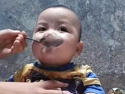 Netizen Geram Lihat Bayi 7 Bulan Diberi Kopi Instan dan Nasi Ayam Pedas