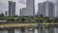 Antisipasi Banjir, Lumpur di Waduk Melati Dikeruk