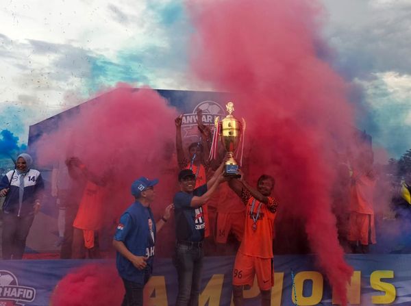 Bagindas Hibur Warga Morowali di Penutupan AH Cup