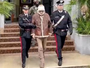 Bos Mafia Ditangkap Setelah 30 Tahun Buron, Bagaimana Dia Bersembunyi?