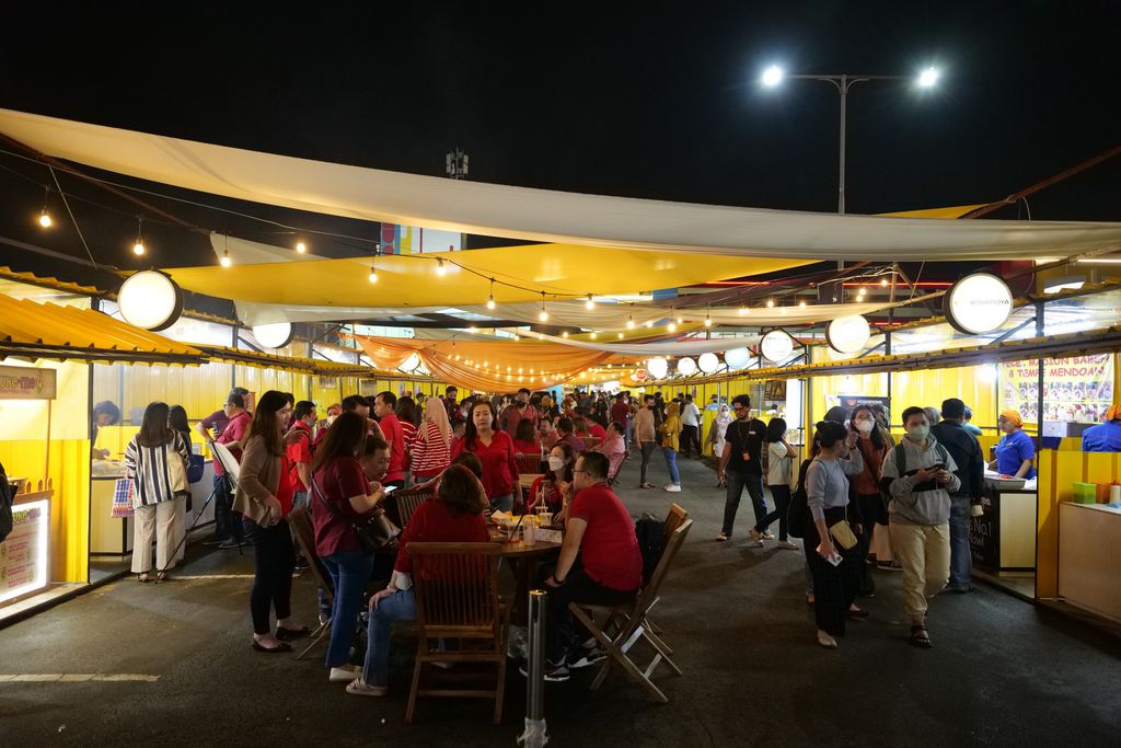 Food and Beverages Area di Allo Bank Food Festival, Transmart MT Haryono, Jakarta Selatan