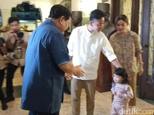 Momen Gibran, Selvi dan Jan Ethes-Lembah Manah Sambut Prabowo di Loji Gandrung