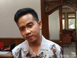 Respons Gibran Kala Netizen Sentil soal Dinasti: Kok Bisa Bang