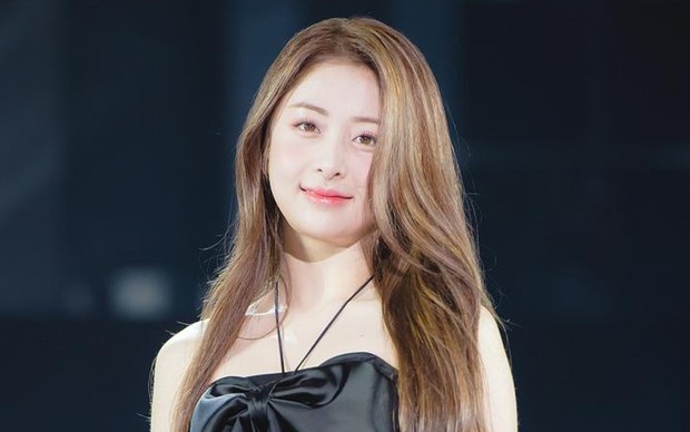 Huh Yunjin LE SSERAFIM /Foto: allkpop.com Foto: allkpop.com