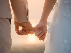 Makjleb! Miliuner Ini Bongkar Perselingkuhan Pacar saat Pesta Pertunangan