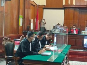 Eksepsi 3 Terdakwa Polisi Ditolak, Sidang Kanjuruhan Lanjut Pembuktian Eksepsi 3 Terdakwa Polisi Ditolak, Sidang Kanjuruhan Lanjut Pembuktian