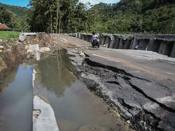 Jalan Penghubung Desa Wisata di Bantul Amblas