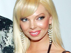 Model Playboy yang Dibunuh Berhasil Diidentifikasi Lewat Implan Payudara