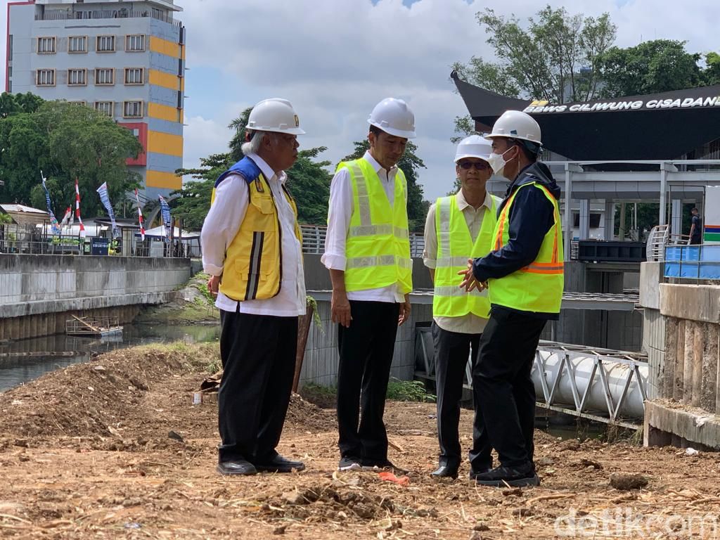 Apa yang Terjadi pada Proyek Sodetan Ciliwung Selama 6 Tahun Mangkrak? Apa yang Terjadi pada Proyek Sodetan Ciliwung Selama 6 Tahun Mangkrak?