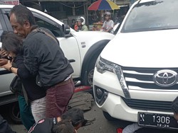 Pajero Tabrak Motor-Fortuner di Malang, Dua Orang Dilarikan ke RS