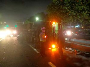 Ada Kecelakaan, Lalin Tol Dalam Kota Arah Tomang Macet