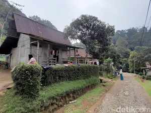 Buruknya Akses Jalan Jadi Penyebab Pudarnya Pesona Kampung Sempurmayung Buruknya Akses Jalan Jadi Penyebab Pudarnya Pesona Kampung Sempurmayung
