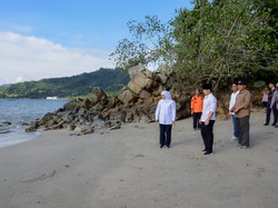 Gubernur Khofifah Dorong Trenggalek Optimalkan Pesona Alam Pantai Selatan