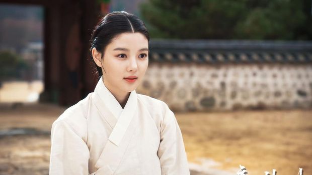 Kim Yoo Jung di Lovers of The Red Sky